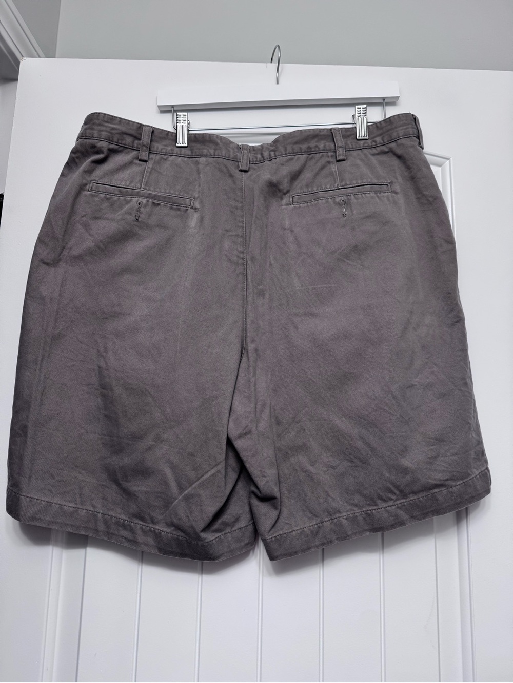 Eddie Bauer Classic Men’s Cotton Chino Shorts — Gray